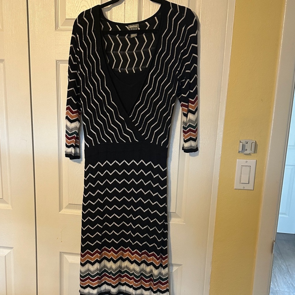 Neiman Marcus Black and White Sheath Dress 3/4 Sleeve Scoop Neck